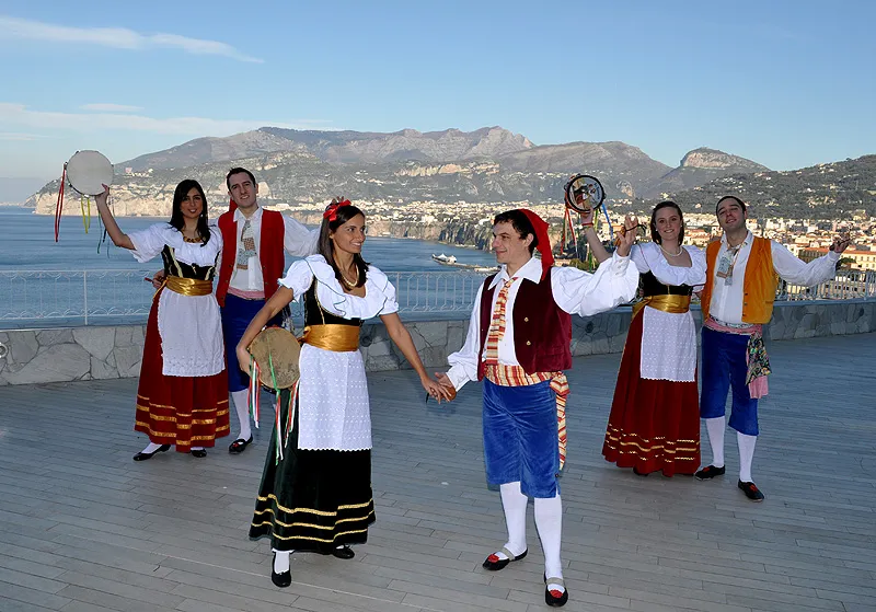 Spettacolo di tarantella a Sorrento: matrimoni, hotel ed eventi privati